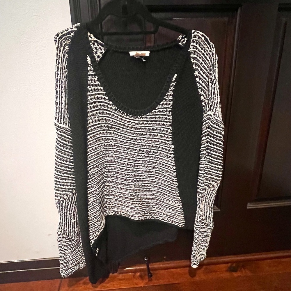 HELMUT LANG WOMENS ASYMMETRICAL LONG SLEEVE SWEATER, SIZE SMALL , BLACK/WHITE